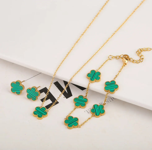Adjustable Gold-Plated Stainless Steel Plant Flower Bracelet for Women – Trendy Clover Design with Five Leaf Petals, Waterproof & Anti-Allergic Jewelry Gift